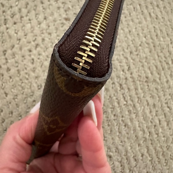 Louis Vuitton compact zippy wallet - Picture 10 of 16